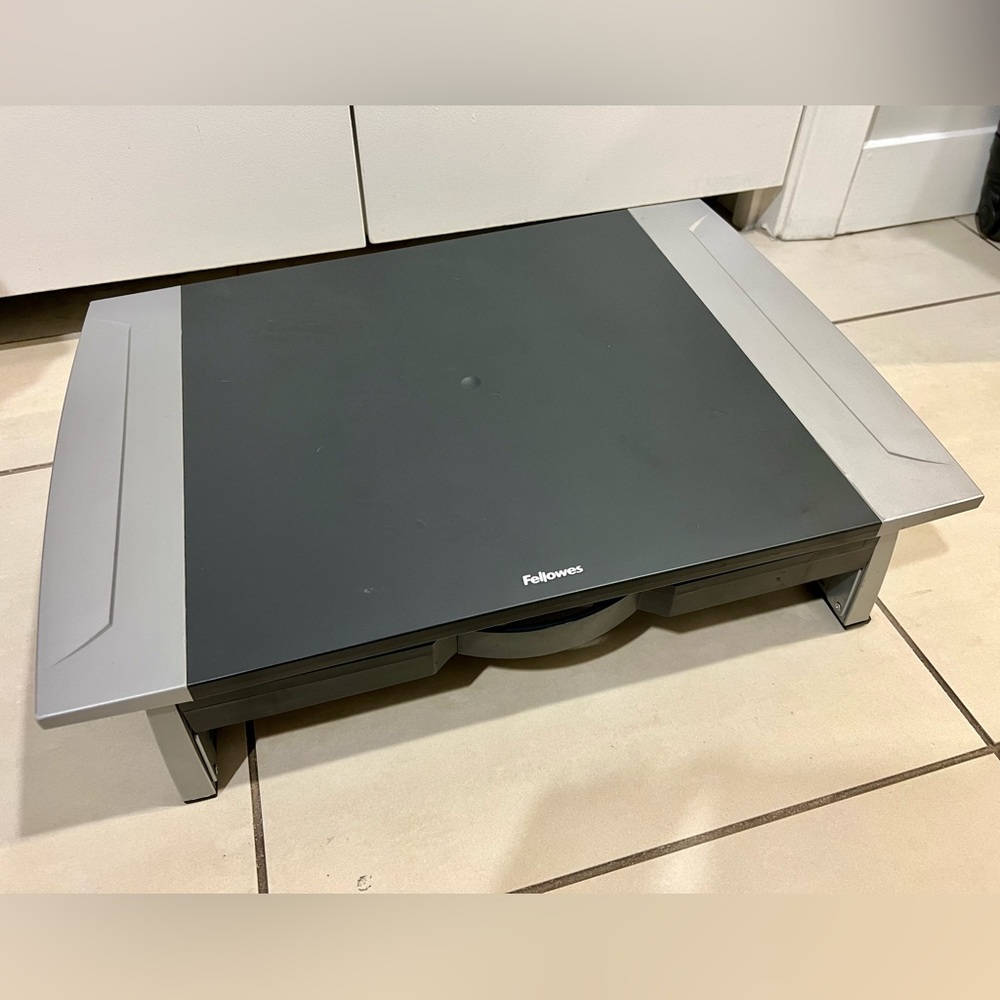 Fellowes Office Suites monitor riser